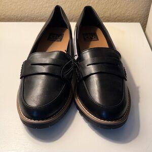 DV by Dolce Vita Women's Black Leather Penny Loafers with Lug Sole